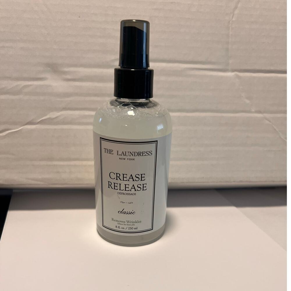 The Laundress Classic Scent Fabric Wrinkle Upholstery Linen Spray 8 Fl Oz
